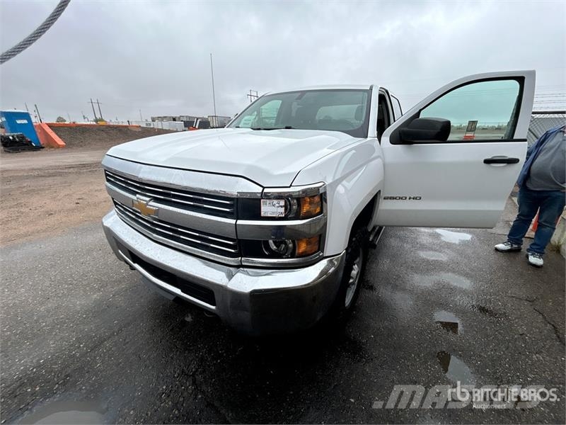 Chevrolet 2500HD 4x4 Crew Cab Pickup Anders