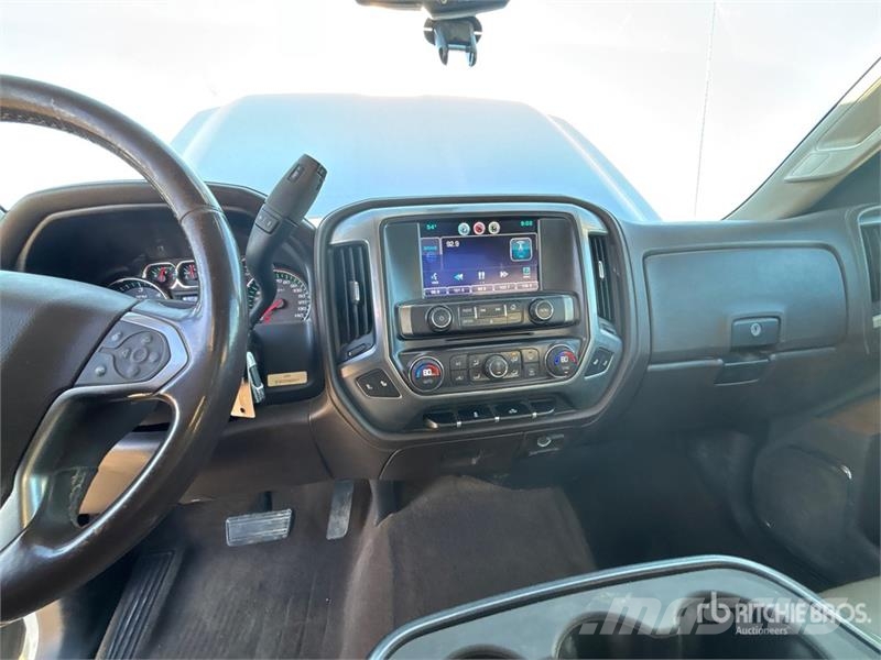 Chevrolet 2500HD 4x4 Crew Cab Pickup Drugi