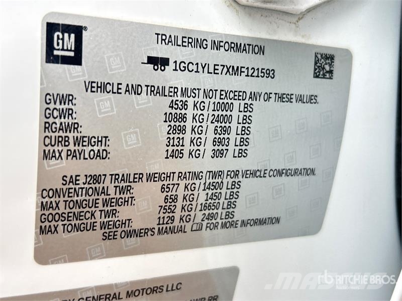 Chevrolet 2500HD 4x4 Crew Cab Pickup Diger