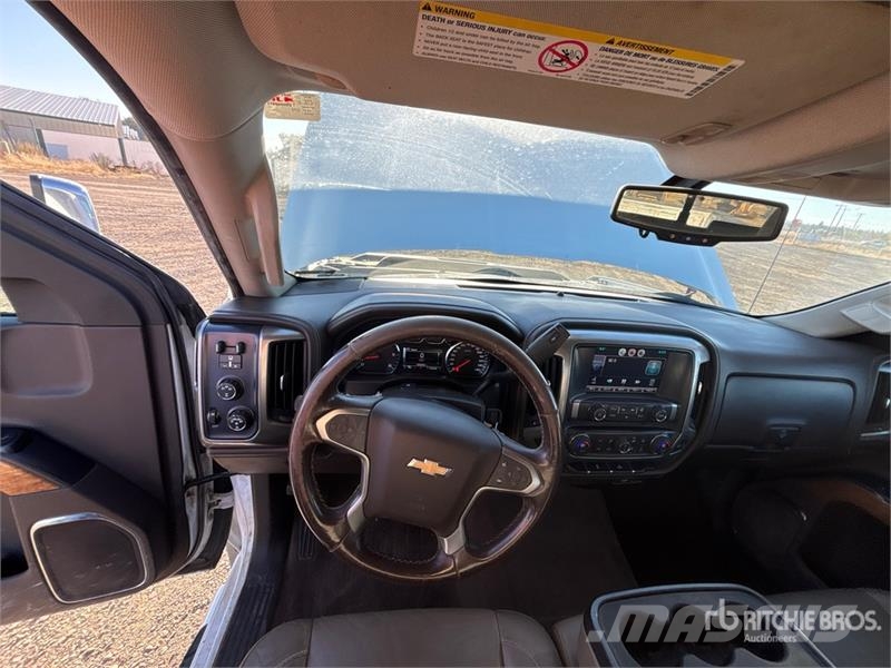 Chevrolet 2500HD 4x4 Crew Cab Pickup Drugi