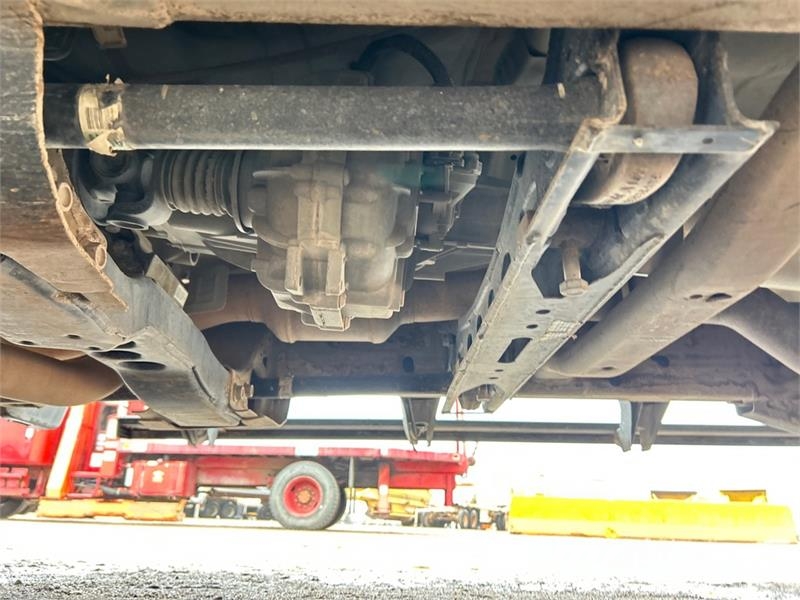 Chevrolet 2500HD 4x4 Crew Cab Pickup Diger