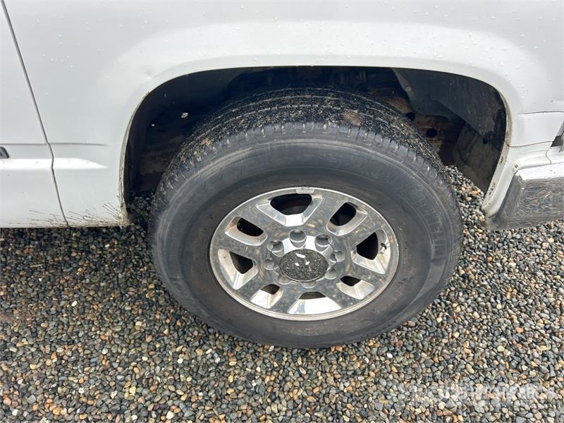 Chevrolet 3500 皮卡.傳統半斗卡車/側卸板