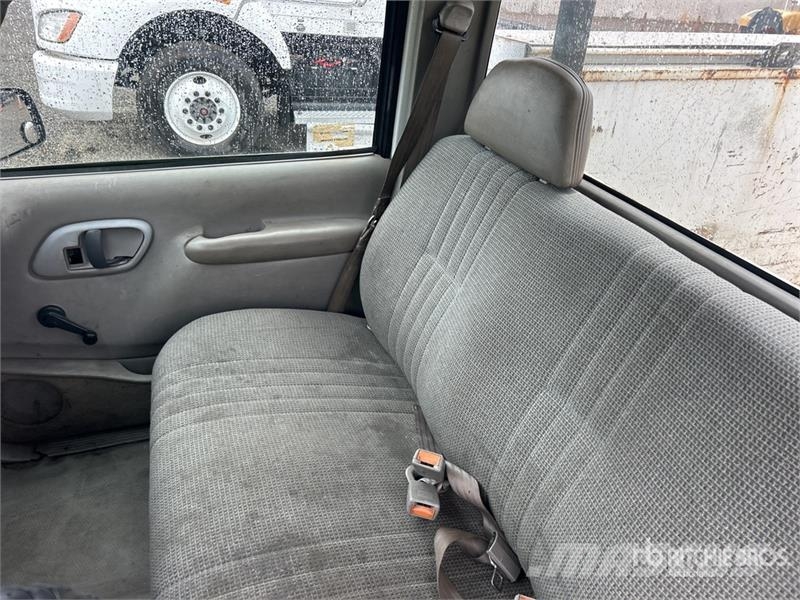 Chevrolet 3500 皮卡.傳統半斗卡車/側卸板