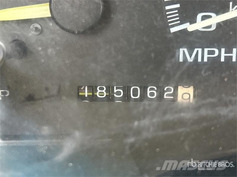 Chevrolet 3500 皮卡.傳統半斗卡車/側卸板
