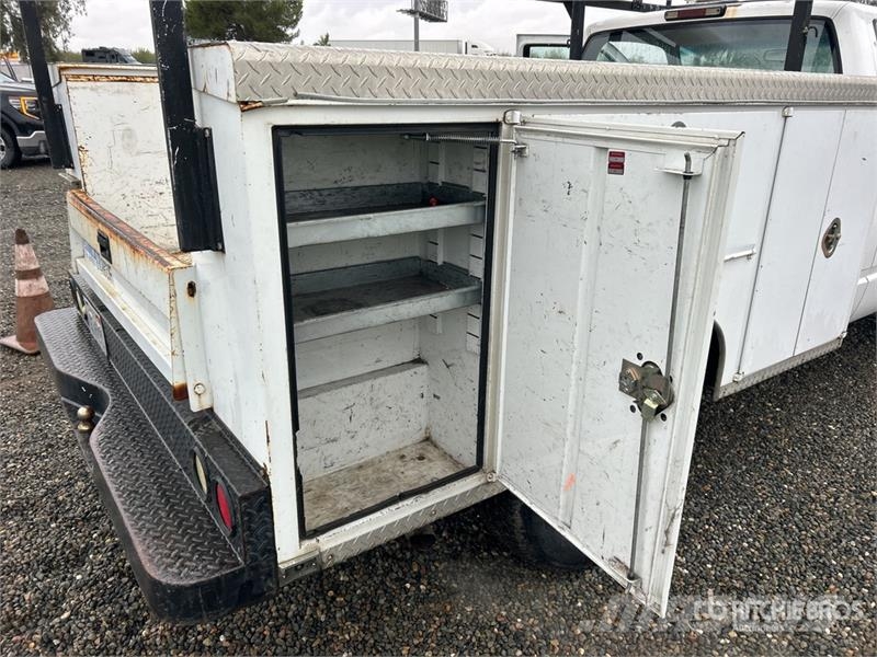 Chevrolet 3500 皮卡.傳統半斗卡車/側卸板
