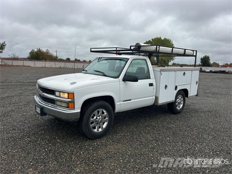 Chevrolet 3500 皮卡.傳統半斗卡車/側卸板