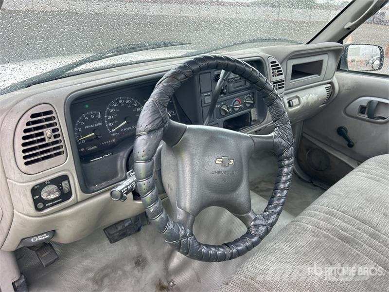 Chevrolet 3500 皮卡.傳統半斗卡車/側卸板