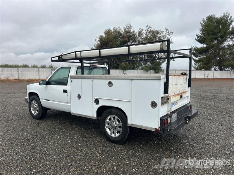 Chevrolet 3500 皮卡.傳統半斗卡車/側卸板
