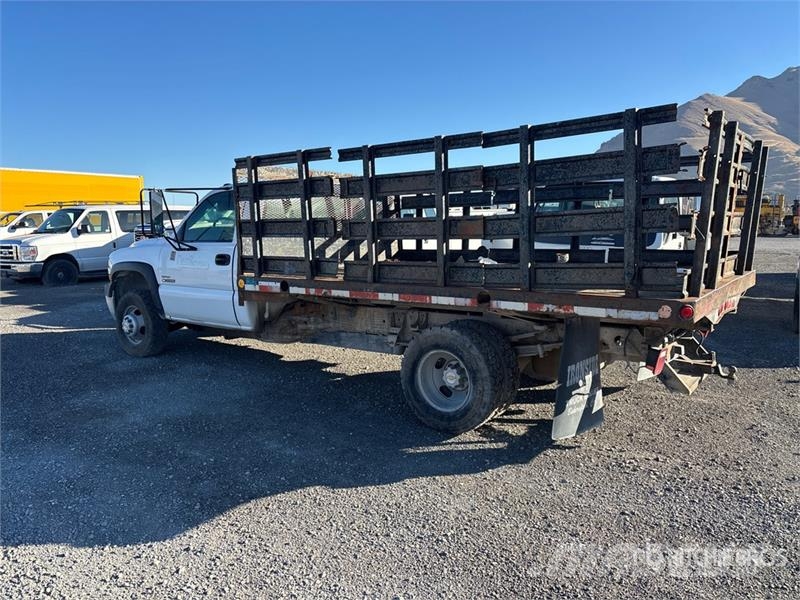 Chevrolet 3500 Ciężarówki typu Platforma / Skrzynia