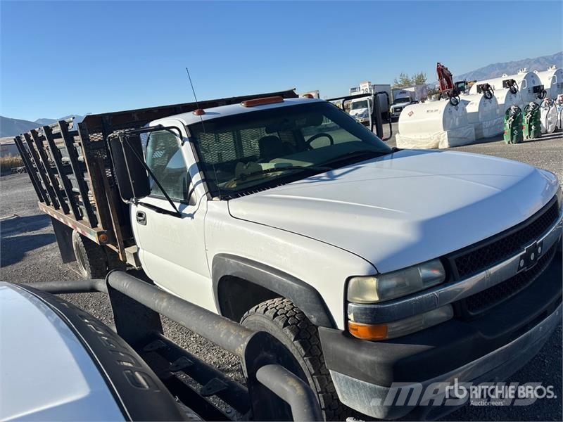 Chevrolet 3500 Ciężarówki typu Platforma / Skrzynia