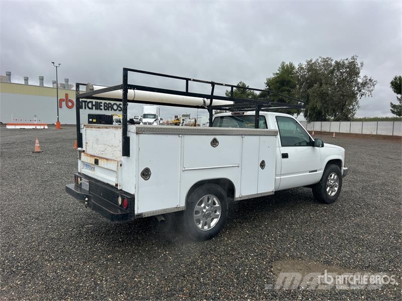 Chevrolet 3500 皮卡.傳統半斗卡車/側卸板