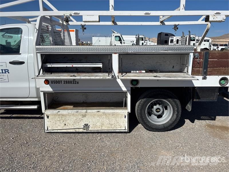 Chevrolet 3500 Pritschenwagen/Pritschenwagen mit Seitenklappe