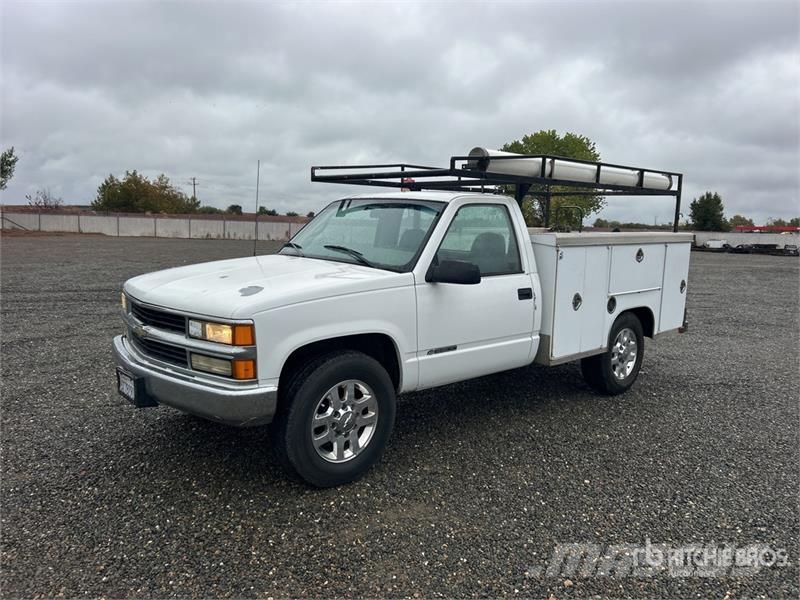 Chevrolet 3500 皮卡.傳統半斗卡車/側卸板