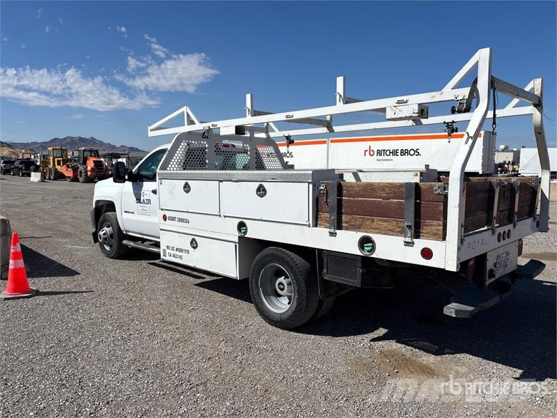 Chevrolet 3500 Pritschenwagen/Pritschenwagen mit Seitenklappe