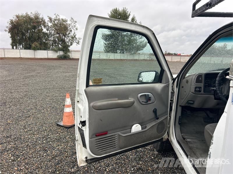 Chevrolet 3500 皮卡.傳統半斗卡車/側卸板