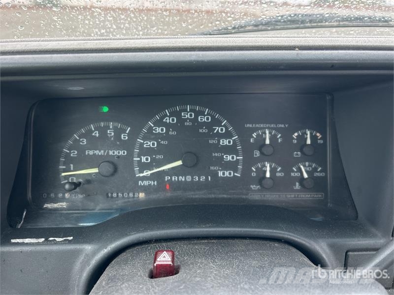 Chevrolet 3500 皮卡.傳統半斗卡車/側卸板