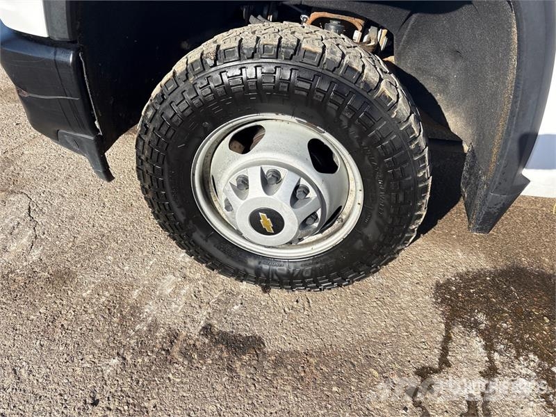Chevrolet 3500 Pritschenwagen/Pritschenwagen mit Seitenklappe
