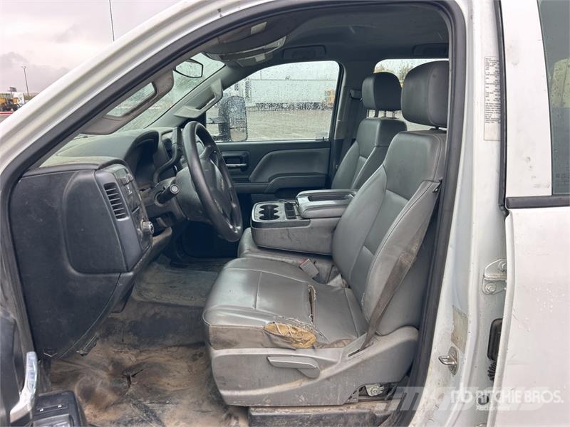 Chevrolet 3500 4x2 Crew Cab Service Truck 都市/通用型車輛