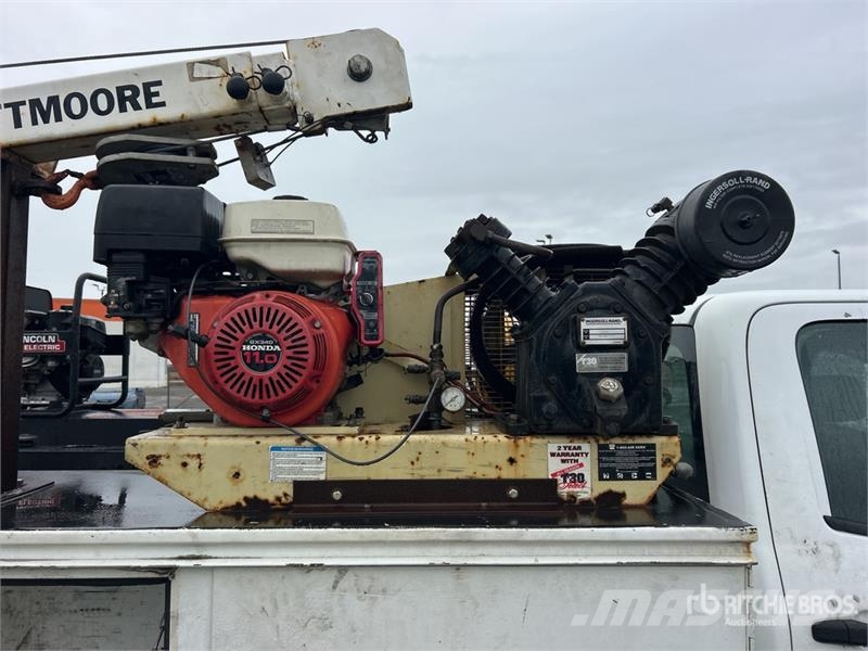 Chevrolet 3500 4x2 Crew Cab Service Truck 都市/通用型車輛