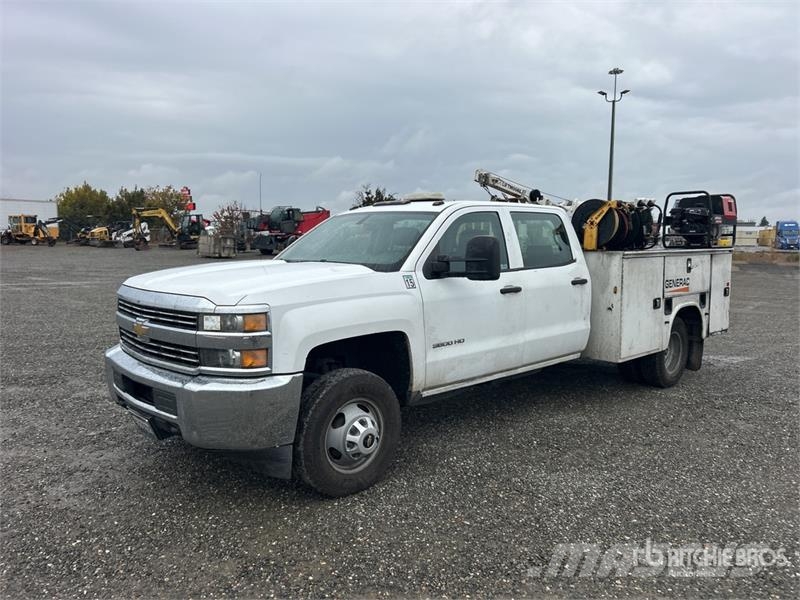 Chevrolet 3500 4x2 Crew Cab Service Truck 都市/通用型車輛