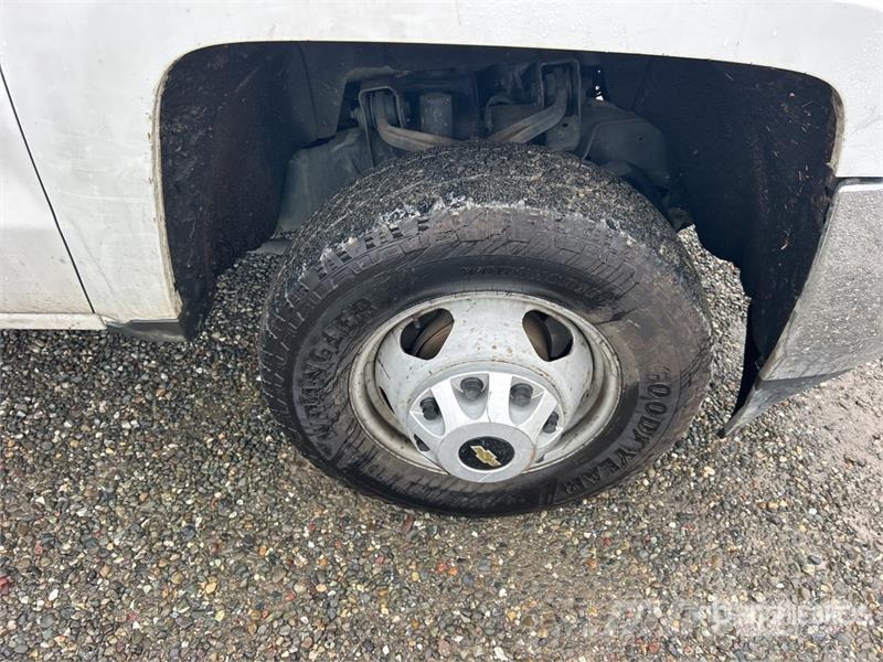 Chevrolet 3500 4x2 Crew Cab Service Truck 都市/通用型車輛
