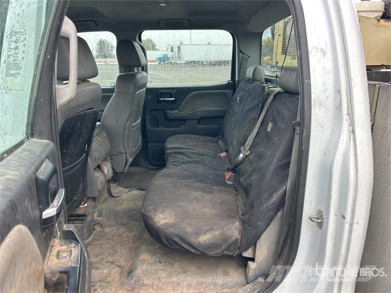 Chevrolet 3500 4x2 Crew Cab Service Truck 都市/通用型車輛