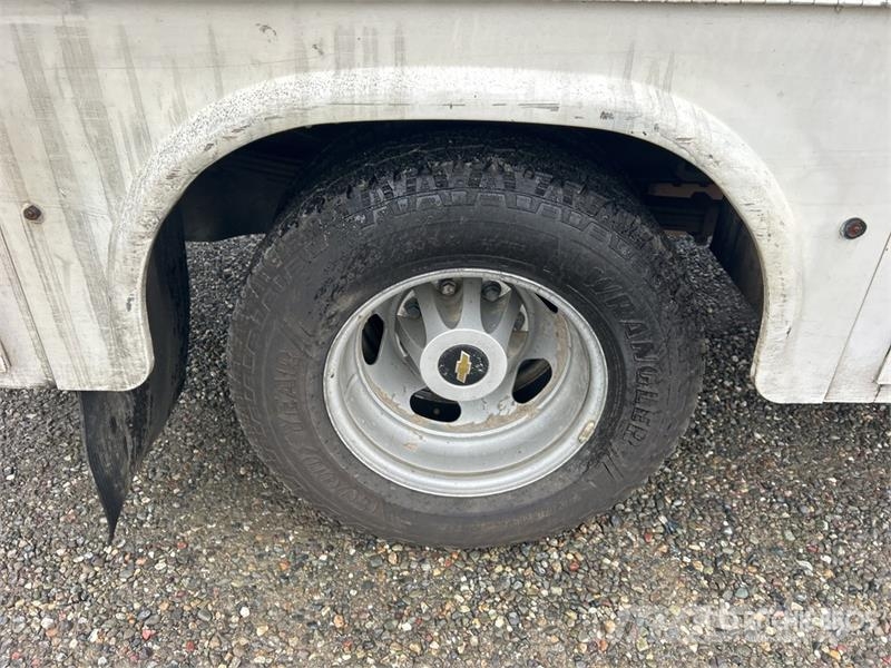 Chevrolet 3500 4x2 Crew Cab Service Truck 都市/通用型車輛