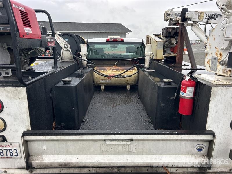 Chevrolet 3500 4x2 Crew Cab Service Truck 都市/通用型車輛