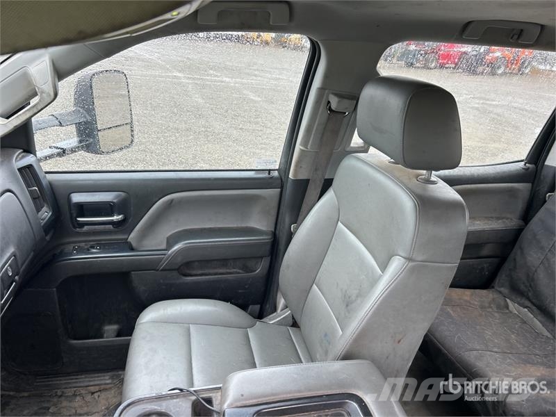 Chevrolet 3500 4x2 Crew Cab Service Truck 都市/通用型車輛