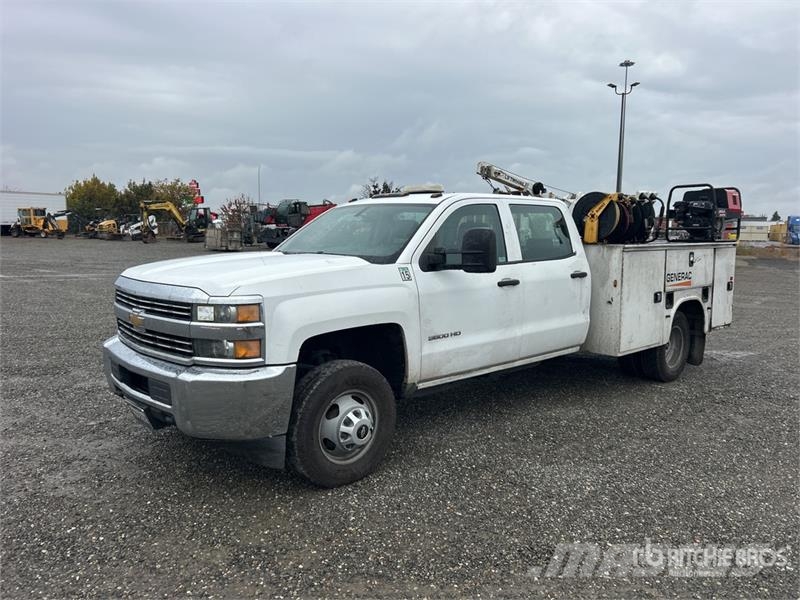 Chevrolet 3500 4x2 Crew Cab Service Truck 都市/通用型車輛