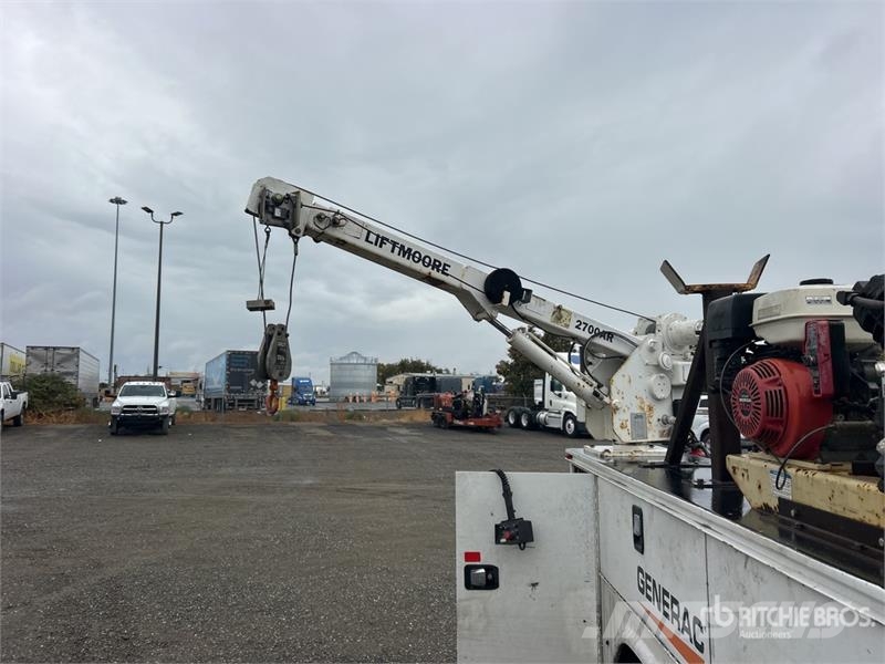 Chevrolet 3500 4x2 Crew Cab Service Truck 都市/通用型車輛