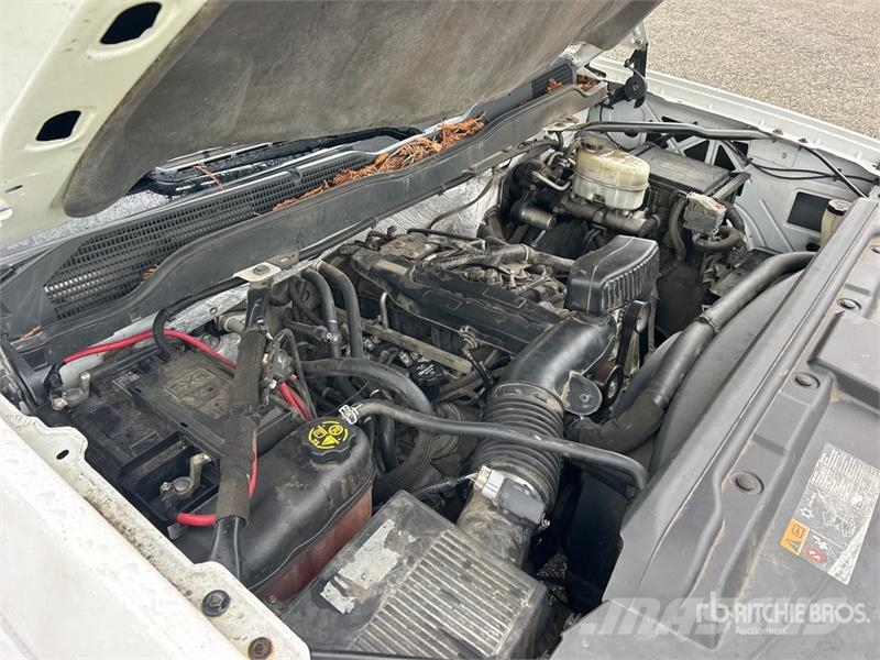 Chevrolet 3500 4x2 Crew Cab Service Truck 都市/通用型車輛
