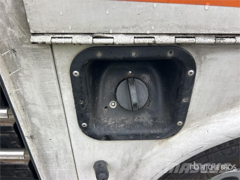 Chevrolet 3500 4x2 Crew Cab Service Truck 都市/通用型車輛