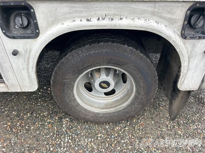 Chevrolet 3500 4x2 Crew Cab Service Truck 都市/通用型車輛