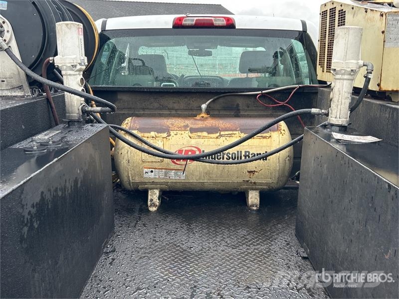 Chevrolet 3500 4x2 Crew Cab Service Truck 都市/通用型車輛
