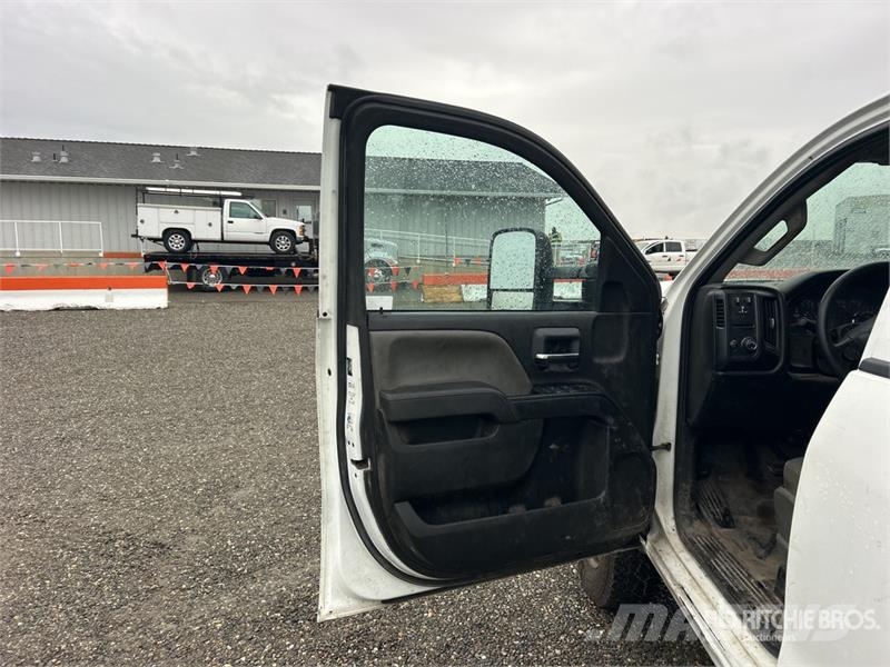 Chevrolet 3500 4x2 Crew Cab Service Truck 都市/通用型車輛