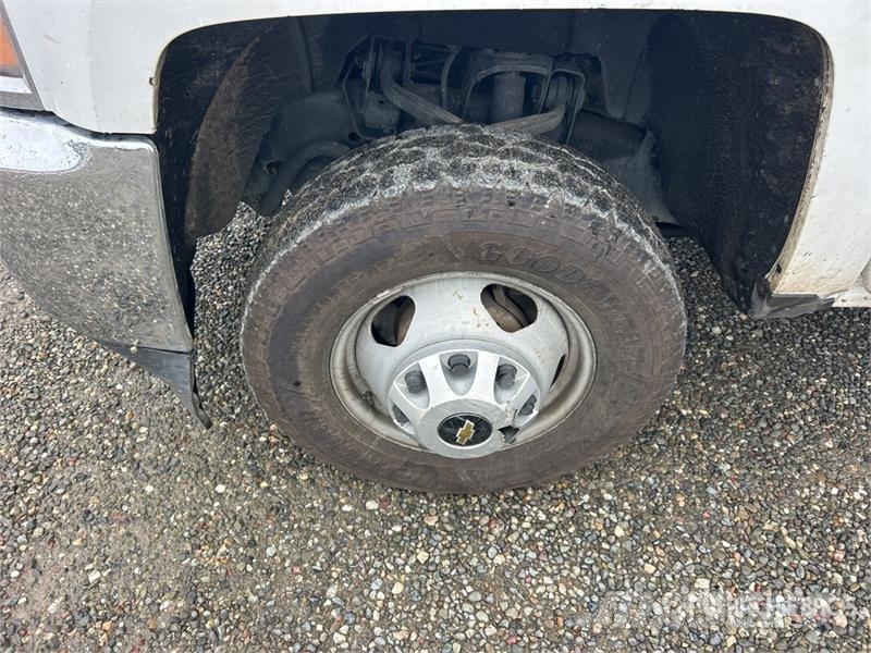 Chevrolet 3500 4x2 Crew Cab Service Truck 都市/通用型車輛
