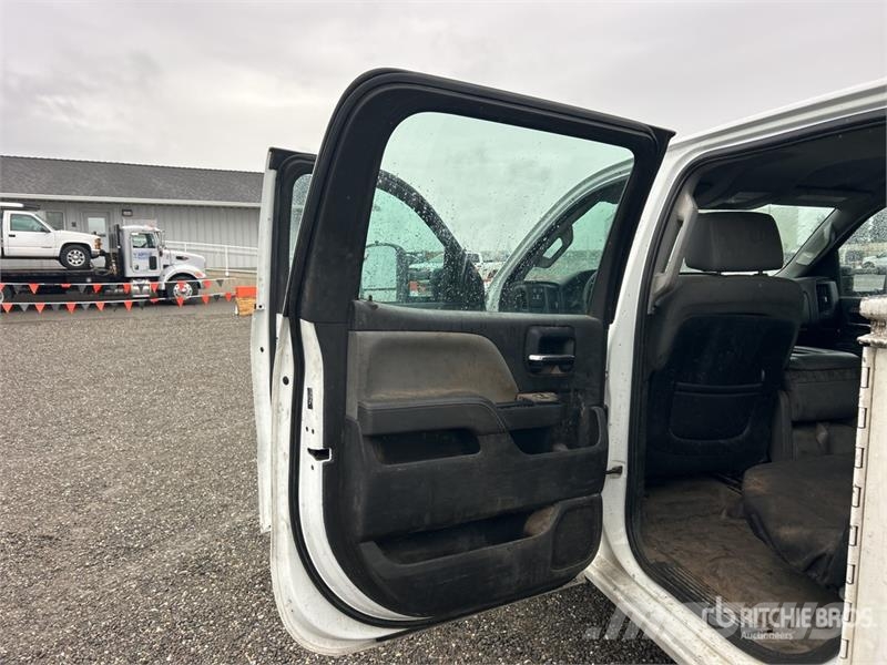 Chevrolet 3500 4x2 Crew Cab Service Truck 都市/通用型車輛