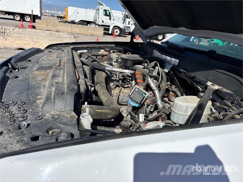 Chevrolet 3500 4x2 Utility Truck Flakbilar/Pickuper