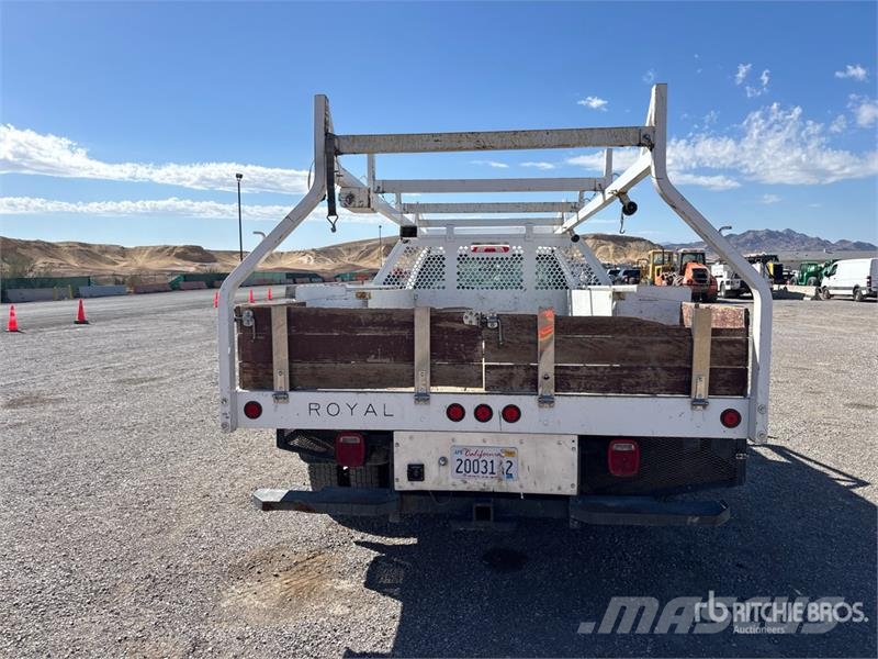 Chevrolet 3500 4x2 Utility Truck Flakbilar/Pickuper