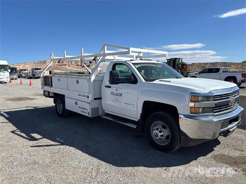 Chevrolet 3500 4x2 Utility Truck Flakbilar/Pickuper