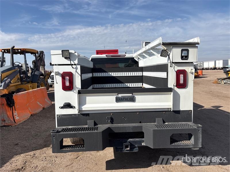 Chevrolet 3500 4x4 Crew Cab Utility Truck Pickup/Pritschenwagen