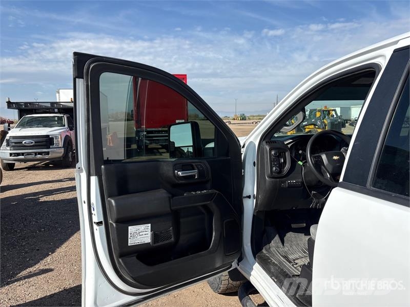Chevrolet 3500 4x4 Crew Cab Utility Truck Pickup/Pritschenwagen