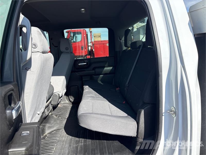 Chevrolet 3500 4x4 Crew Cab Utility Truck Pickup/Pritschenwagen