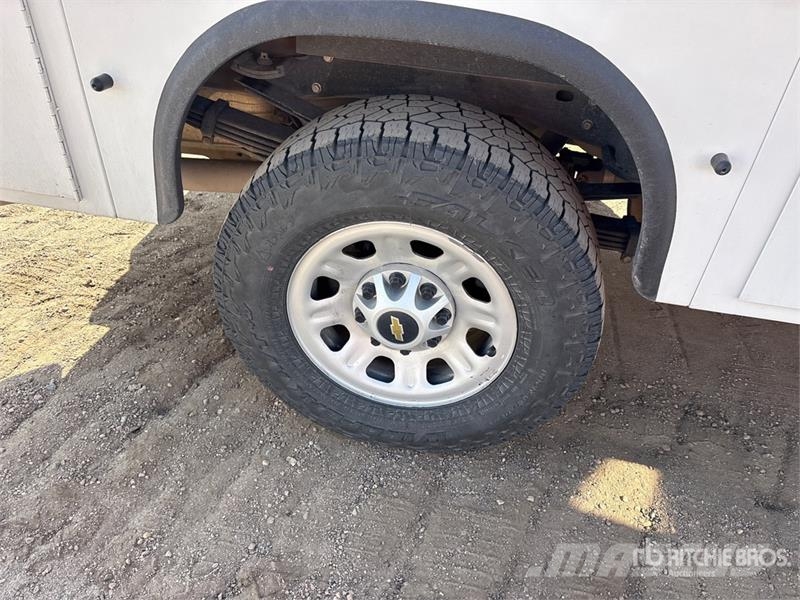 Chevrolet 3500 4x4 Crew Cab Utility Truck Pickup/Pritschenwagen