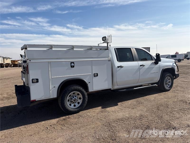 Chevrolet 3500 4x4 Crew Cab Utility Truck Pickup/Pritschenwagen