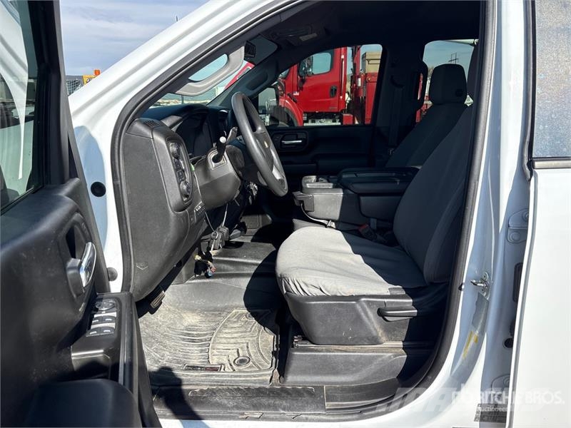 Chevrolet 3500 4x4 Crew Cab Utility Truck Pickup/Pritschenwagen