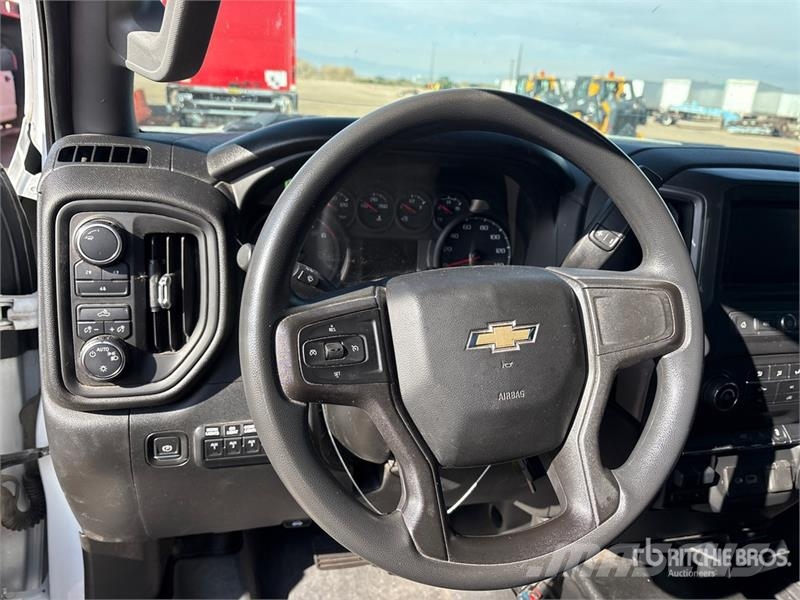 Chevrolet 3500 4x4 Crew Cab Utility Truck Pickup/Pritschenwagen