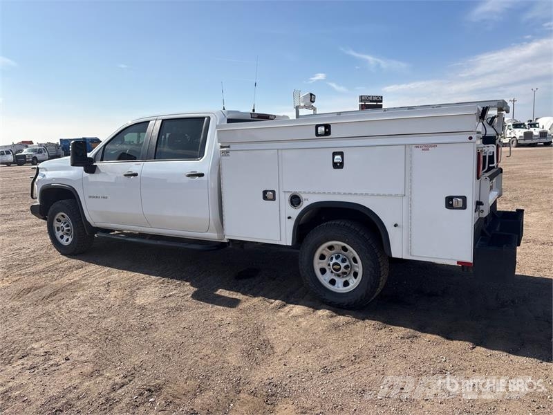 Chevrolet 3500 4x4 Crew Cab Utility Truck Pickup/Pritschenwagen