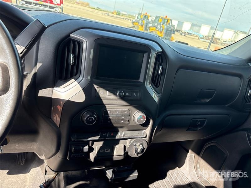 Chevrolet 3500 4x4 Crew Cab Utility Truck Pickup/Pritschenwagen
